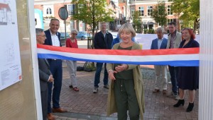 foto 2 openingshandeling OMD Dokkum door M Waanders klein